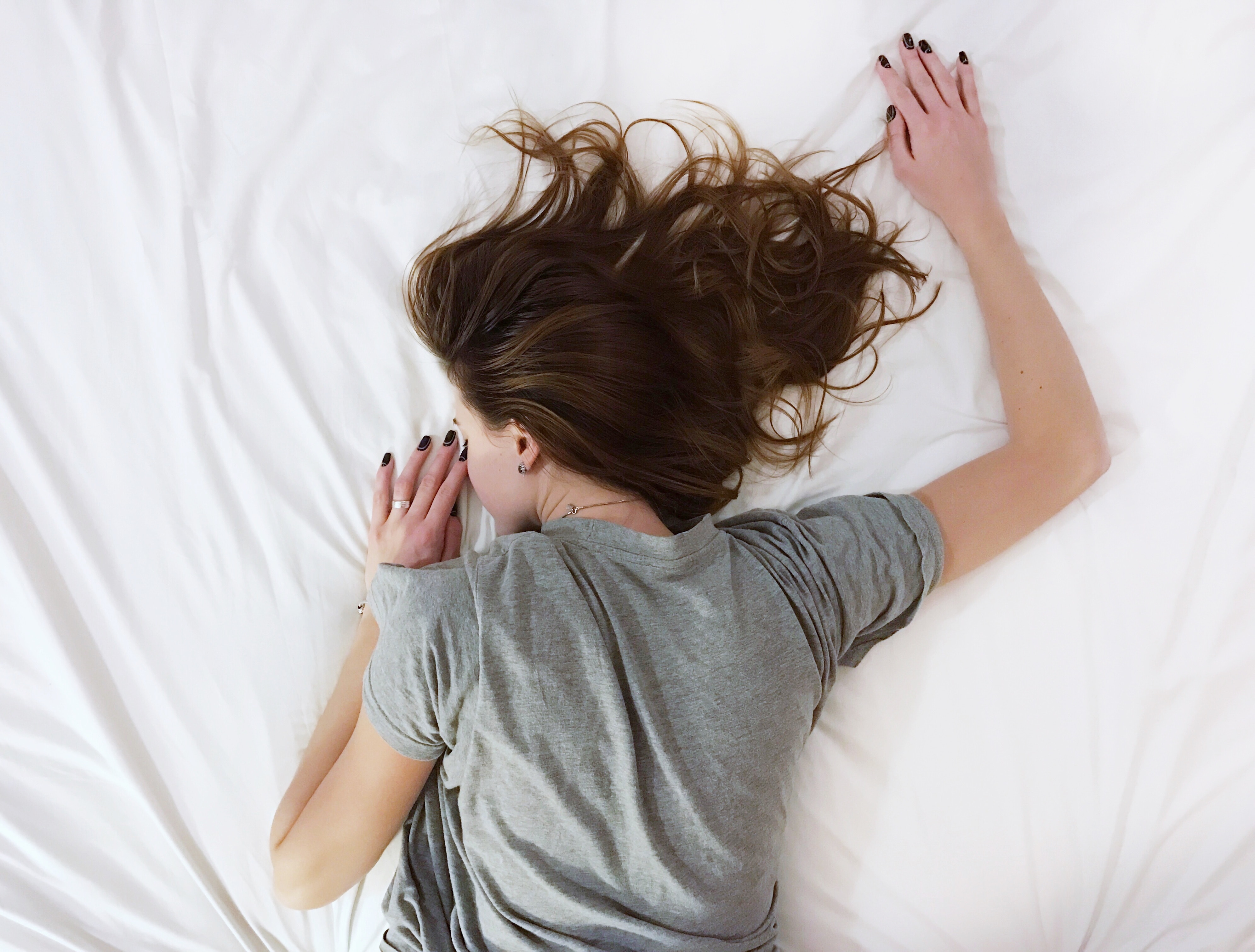 Problemas para dormir no verão? Três ajustes simples podem ajudar