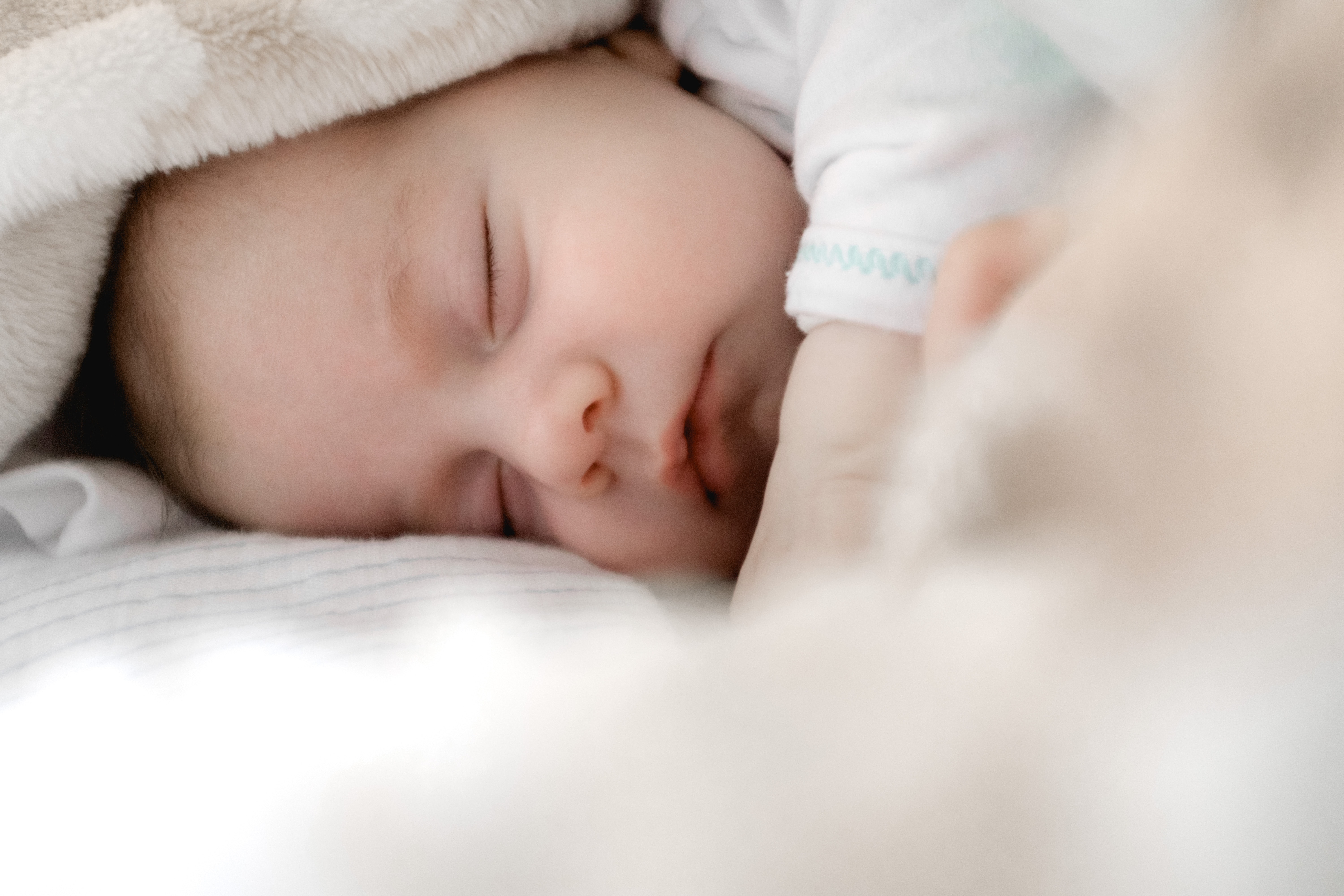 Seu bebê só dorme com você? 4 dicas para melhorar a autonomia dele