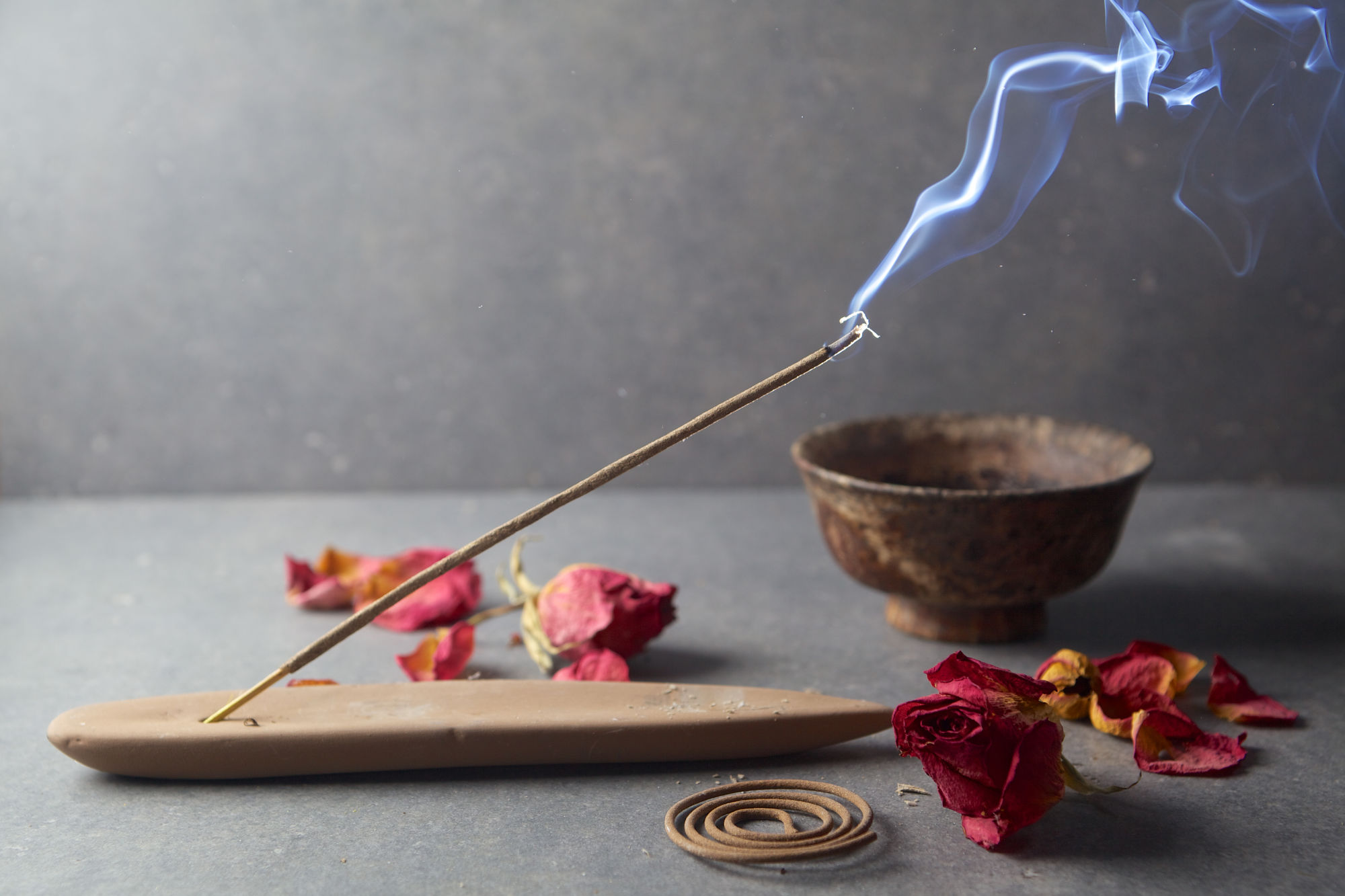 9 tipos de incensos para purificar e perfumar a casa